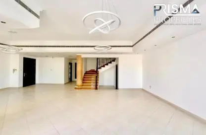 Villa - 4 Bedrooms - 5 Bathrooms for rent in Umm Suqeim 2 - Umm Suqeim - Dubai