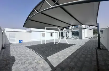 Villa - 5 Bedrooms - 6 Bathrooms for rent in Madinat Al Riyad - Abu Dhabi