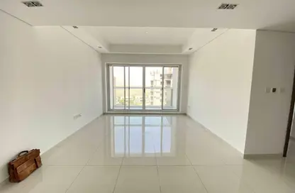 Apartment - 1 Bedroom - 2 Bathrooms for rent in Topaz Residences - Dubai Silicon Oasis - Dubai
