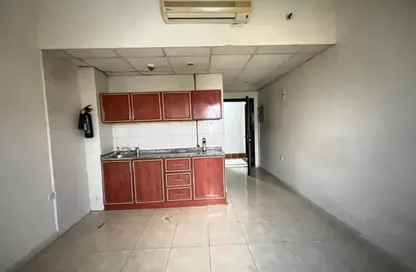 Apartment - Studio - 1 Bathroom for rent in Al Butina - Sharjah Apartment - Studio - 1 Bathroom for rent in Al Butina - Sharjah