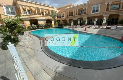 Villa - 5 Bedrooms - 5 Bathrooms for rent in Jumeirah 1 - Jumeirah - Dubai
