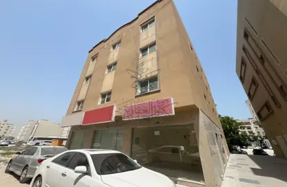 عمارة بالكامل - 8 غرف نوم - 8 حمامات للبيع في القليعة - الشرق - الشارقة