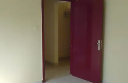 شقة - غرفة نوم - 2 حمامات للايجار في بناية النباعة 8 - النبعة - الشرق - الشارقة شقة - غرفة نوم - 2 حمامات للايجار في بناية النباعة 8 - النبعة - الشرق - الشارقة