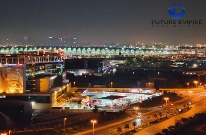 Apartment - 2 Bedrooms - 3 Bathrooms for rent in Airport Road Area - Al Garhoud - Dubai