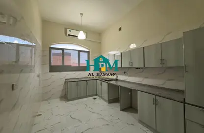 شقة - 4 غرف نوم - 4 حمامات للايجار في مدينة الرياض - أبوظبي