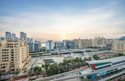 Villa - 1 Bedroom - 2 Bathrooms for rent in Al Tamr - Shoreline Apartments - Palm Jumeirah - Dubai