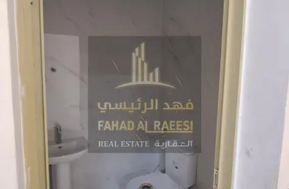 Warehouse - Studio - 2 Bathrooms for rent in Al Sajaa Industrial - Al Sajaa - Sharjah
