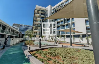 Apartment - Studio - 1 Bathroom for sale in The Gate - Masdar City - Abu Dhabi