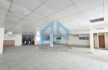 Warehouse - Studio - 4 Bathrooms for rent in Al Quoz Industrial Area 4 - Al Quoz Industrial Area - Al Quoz - Dubai