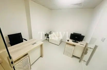 Office Space - Studio - 1 Bathroom for rent in Silver Home Building - Hor Al Anz - Deira - Dubai