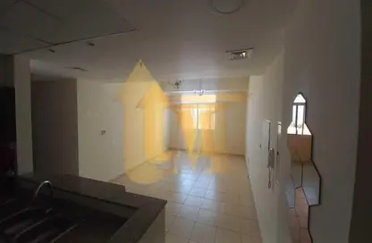 Apartment - 1 Bedroom - 1 Bathroom for sale in Mazaya 22 - Queue Point - Dubai Land - Dubai