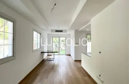 Villa - 2 Bedrooms - 3 Bathrooms for rent in Springs 12 - The Springs - Dubai