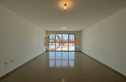 Apartment - 1 Bedroom - 2 Bathrooms for rent in RAK Tower - Marina Square - Al Reem Island - Abu Dhabi