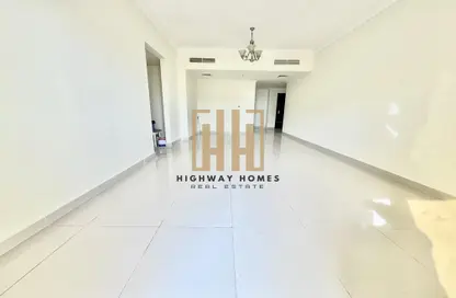 Apartment - 3 Bedrooms - 3 Bathrooms for rent in Muwailih Building - Muwaileh - Sharjah