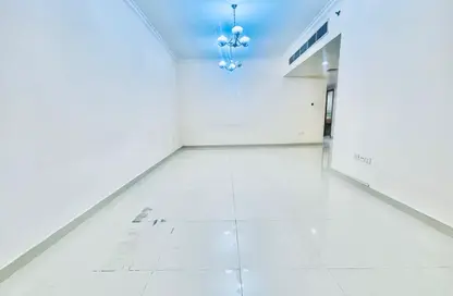 Apartment - 3 Bedrooms - 3 Bathrooms for rent in Muwaileh Commercial - Sharjah