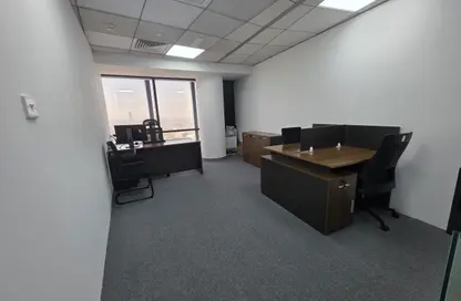 Business Centre - Studio - 4 Bathrooms for rent in Twin Tower - Baniyas Road - Deira - Dubai
