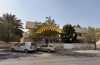 مجمع سكني - 8 غرف نوم - 8 حمامات للبيع في الفيحاء - الشارقة