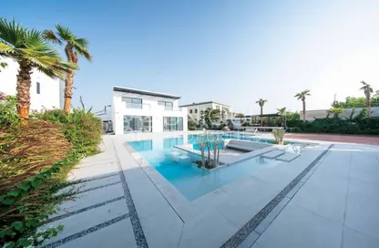 Villa - 4 Bedrooms - 5 Bathrooms for sale in Jumeirah Park Homes - Jumeirah Park - Dubai
