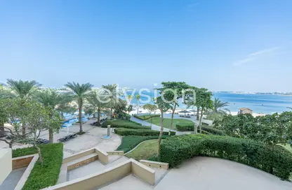 Apartment - 2 Bedrooms - 3 Bathrooms for rent in Al Sultana - Shoreline Apartments - Palm Jumeirah - Dubai