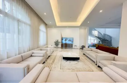 Living Room image for: Villa - 3 Bedrooms - 4 Bathrooms for rent in Al Barsha South 2 - Al Barsha South - Al Barsha - Dubai, Image 1