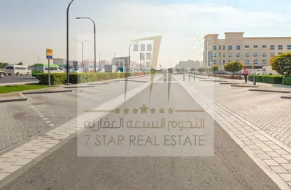 عمارة بالكامل - استوديو - 8 حمامات للبيع في مويلح - الشارقة