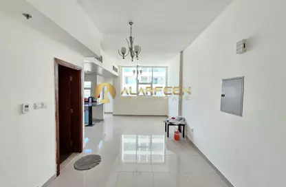 شقة - غرفة نوم - 1 حمام للايجار في برج جاي اس - مدينة دبي الرياضية - دبي