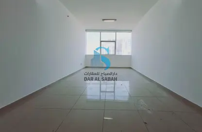 شقة - 1 حمام للايجار في برج الندى - النهدة - الشارقة
