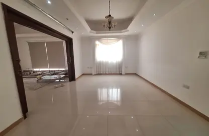 Apartment - 6 Bedrooms - 7 Bathrooms for rent in Shakhbout City - Abu Dhabi