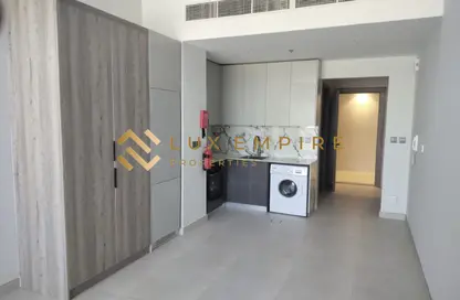 شقة - 1 حمام للايجار في الأمل تاور - مدينة دبي الرياضية - دبي