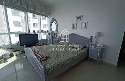 Apartment - 2 Bedrooms - 2 Bathrooms for sale in Beach Tower 2 - Al Khan Lagoon - Al Khan - Sharjah
