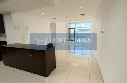 شقة - 2 غرف نوم - 3 حمامات للايجار في برج دوجا - شارع الشيخ زايد - دبي شقة - 2 غرف نوم - 3 حمامات للايجار في برج دوجا - شارع الشيخ زايد - دبي