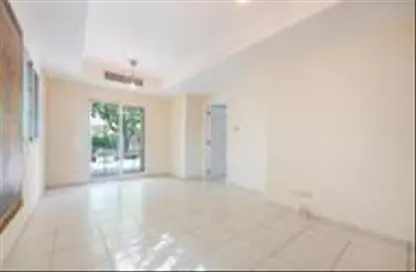Empty Room image for: Villa - 2 Bedrooms - 3 Bathrooms for rent in Springs 12 - The Springs - Dubai, Image 1