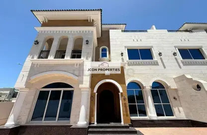 Villa - 4 Bedrooms - 5 Bathrooms for rent in Umm Suqeim 1 - Umm Suqeim - Dubai