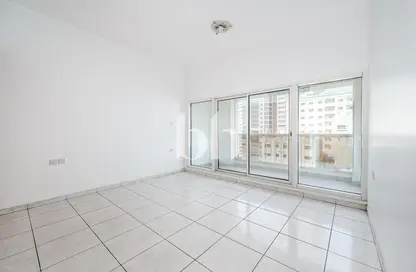 شقة - 2 غرف نوم - 2 حمامات للايجار في مبنى الزبيدي الجديد - المجاز 1 - المجاز - الشارقة