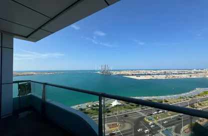 Apartment - 2 Bedrooms - 4 Bathrooms for rent in Al Reef Tower - Corniche Road - Abu Dhabi