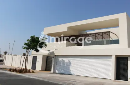 Villa - 5 Bedrooms - 6 Bathrooms for sale in West Yas - Yas Island - Abu Dhabi
