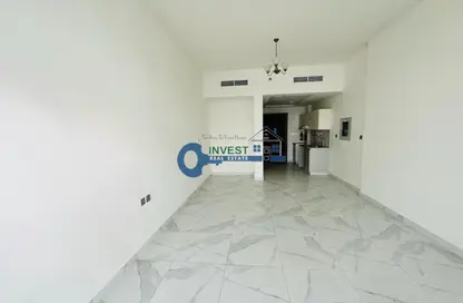 Apartment - Studio - 1 Bathroom for rent in Millennium Binghatti Residences - Business Bay - Dubai