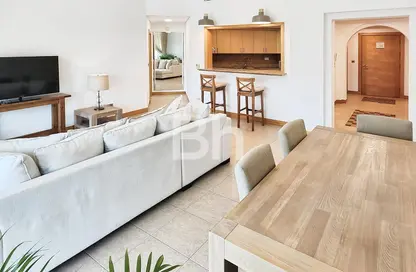 Apartment - 2 Bedrooms - 3 Bathrooms for rent in Al Shahla - Shoreline Apartments - Palm Jumeirah - Dubai
