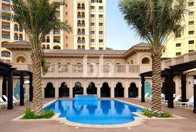 Modern 3BR | Prime Location | Orange Lake View