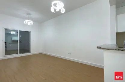 Apartment - 1 Bedroom - 1 Bathroom for rent in Mazaya 10A - Queue Point - Dubai Land - Dubai