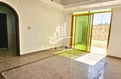 Apartment - 4 Bedrooms - 5 Bathrooms for rent in Muroor Area - Abu Dhabi