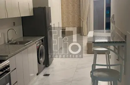 Apartment - Studio - 1 Bathroom for rent in Millennium Binghatti Residences - Business Bay - Dubai