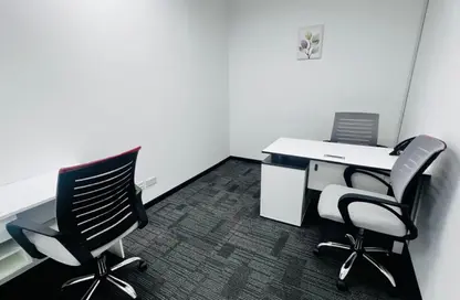 مكتب - استوديو - 4 حمامات للايجار في برج الصقر للأعمال - شارع الشيخ زايد - دبي