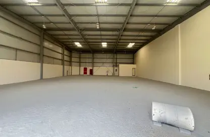 Warehouse - Studio - 2 Bathrooms for rent in Al Sajaa Industrial - Al Sajaa - Sharjah