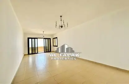شقة - 2 غرف نوم - 3 حمامات للايجار في برج الممزر - الممزر - الشارقة - الشارقة