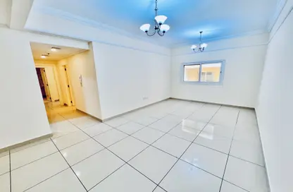 Apartment - 2 Bedrooms - 2 Bathrooms for rent in Muwaileh 29 Building - Muwaileh - Sharjah