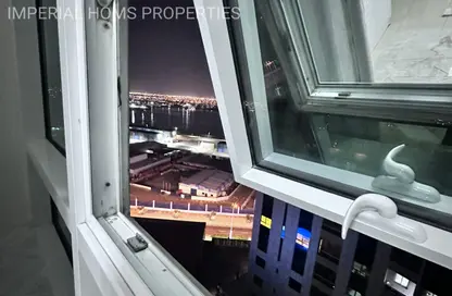 Apartment - 1 Bedroom - 2 Bathrooms for rent in Corniche Tower - Ajman Corniche Road - Ajman