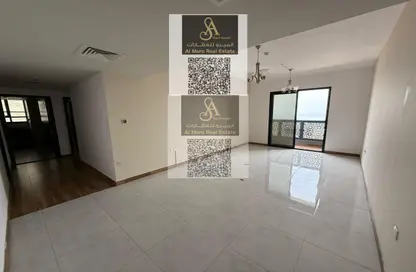 شقة - 2 غرف نوم - 3 حمامات للايجار في طريق كورنيش عجمان - عجمان