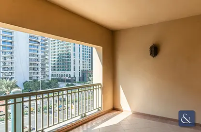 Terrace image for: Apartment - 2 Bedrooms - 2 Bathrooms for sale in Golden Mile 4 - Golden Mile - Palm Jumeirah - Dubai, Image 1