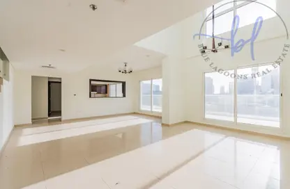 Apartment - 2 Bedrooms - 3 Bathrooms for rent in Royal JVC Building - Jumeirah Village Circle - Dubai